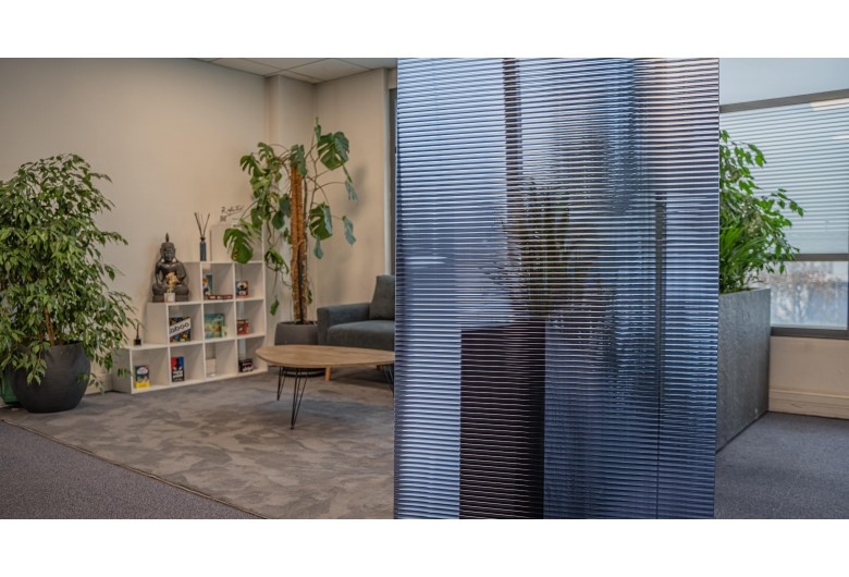 Film décoratif strié bleu à bandes larges 1,5 cm – Réf STR 08