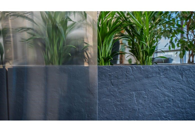 Film décoratif strié à fines bandes 0,5 cm – Intimité et design | Réf STR 05